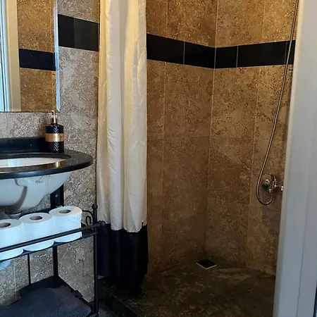 Suma Beyoglu ,high Ceiling Flat In Historical Building *
